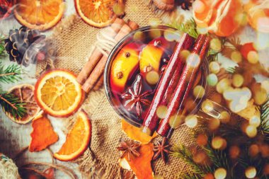 Mulled şarap. Seçici odak. 