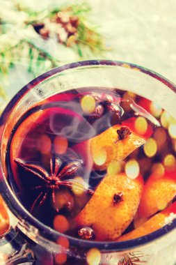 Mulled şarap. Seçici odak. 