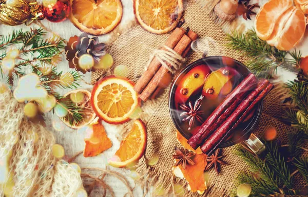 Mulled şarap. Seçici odak. 