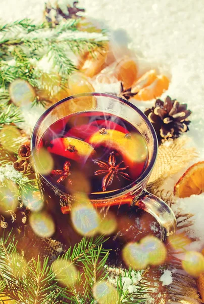 Mulled şarap. Seçici odak. 