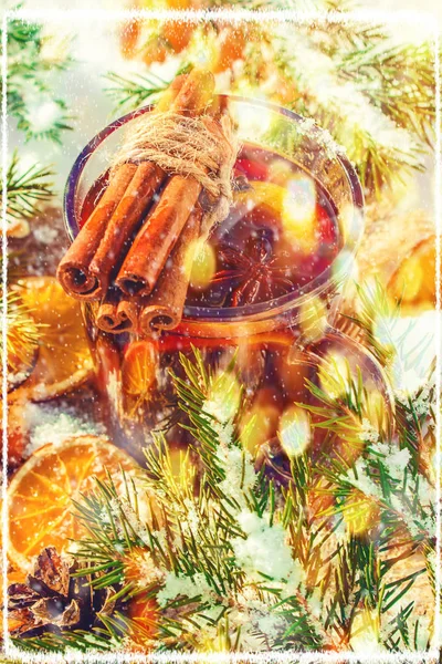 Mulled şarap. Seçici odak. 