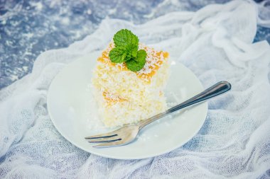 Kek içinde Hindistan cevizi talaşı. Seçici odak. 