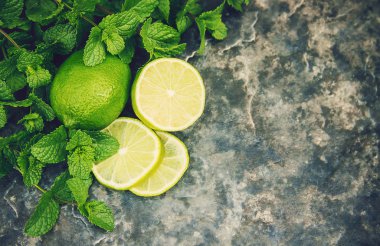 Limon ve nane. Seçici odak. 