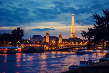 Eyfel Kulesi. Seçici odak.