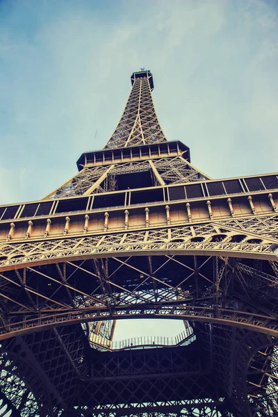 Torre Eiffel. Enfoque selectivo . — Foto de Stock