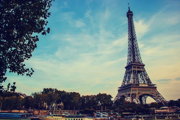 Eyfel Kulesi. Seçici odak.