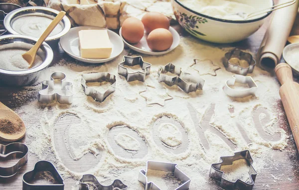 Ingredientes para cocinar masa y hornear en la mesa. Enfoque selectivo . —  Fotos de Stock