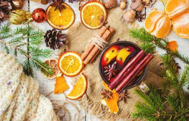 Mulled şarap. Seçici odak.