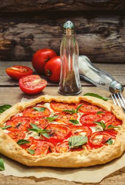 Vejetaryen pizza. Seçici odak.