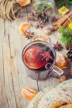 Mulled şarap. Seçici odak.