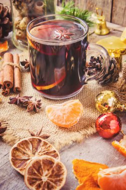 Mulled şarap. Seçici odak.