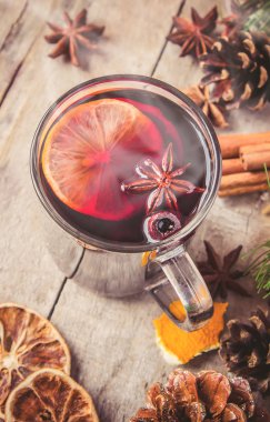 Mulled şarap. Seçici odak.