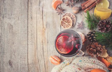 Mulled şarap. Seçici odak.