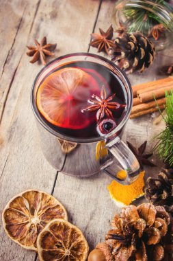 Mulled şarap. Seçici odak.