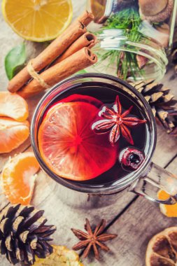 Mulled şarap. Seçici odak.