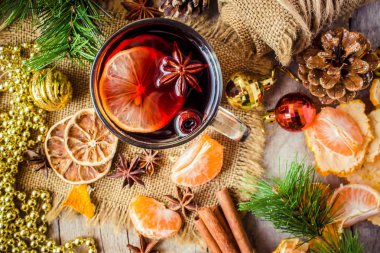 Mulled şarap. Seçici odak.