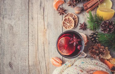 Mulled şarap. Seçici odak.