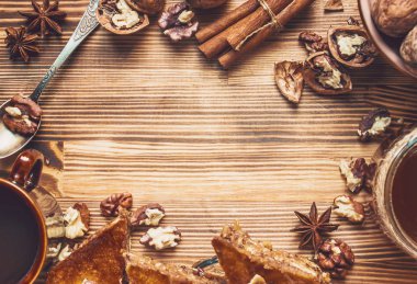 Ceviz ile baklava tatlım. Seçici odak. 