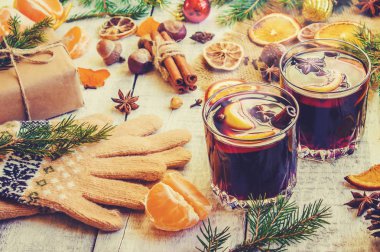 Mulled şarap. Seçici odak.