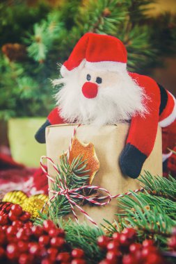 Hediyeler ile ahşap arka plan. Seçici odak. 