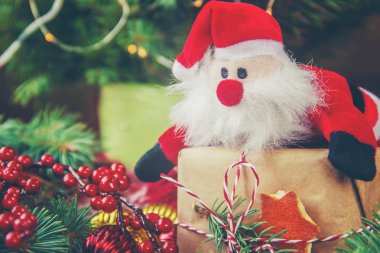 Hediyeler ile ahşap arka plan. Seçici odak. 