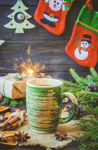 Weihnachten Hintergrund, heißer Kakao. Selektiver Fokus. — Stockfoto