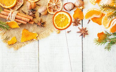 Mandalina ile Noel arka plan. Seçici odak.