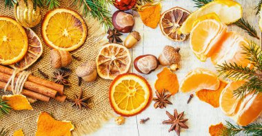 Mandalina ile Noel arka plan. Seçici odak.