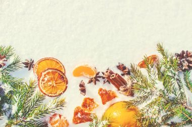 Mandalina ile Noel arka plan. Seçici odak.