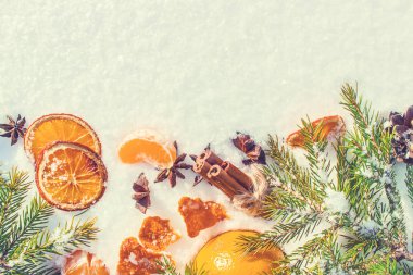 Mandalina ile Noel arka plan. Seçici odak.