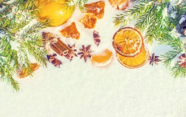 Mandalina ile Noel arka plan. Seçici odak.