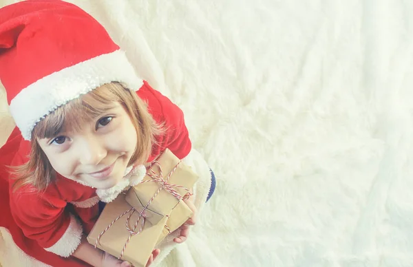 Niño Traje Papá Noel Sobre Fondo Claro Enfoque Selectivo —  Fotos de Stock