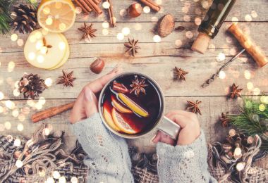 Mulled şarap. Seçici odak.