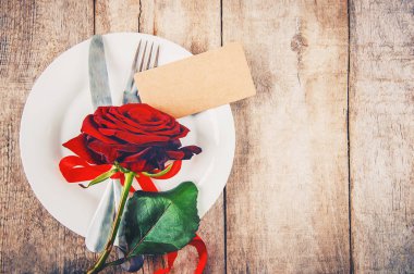 Romantik bir akşam yemeği. Seviyorum. Seçici odak.