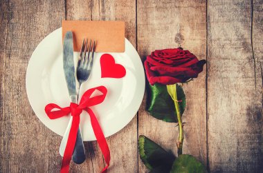 Romantik bir akşam yemeği. Seviyorum. Seçici odak.