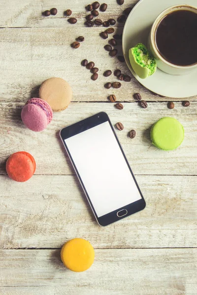 Bademli kurabiye ve kahve. Kahvaltı. Seçici odak. 