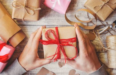 Sevgili için hediye. Seçici odak.