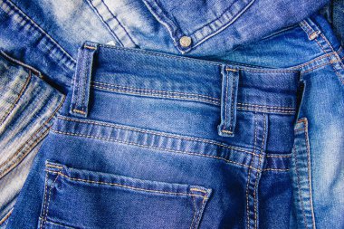 Kot pantolon. Şık giysiler. Seçici odak. 