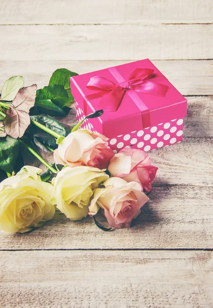 Gift Flowers Selective Focus — Stock Photo, Image