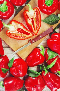 Kırmızı tatlı biber. Seçici odak.