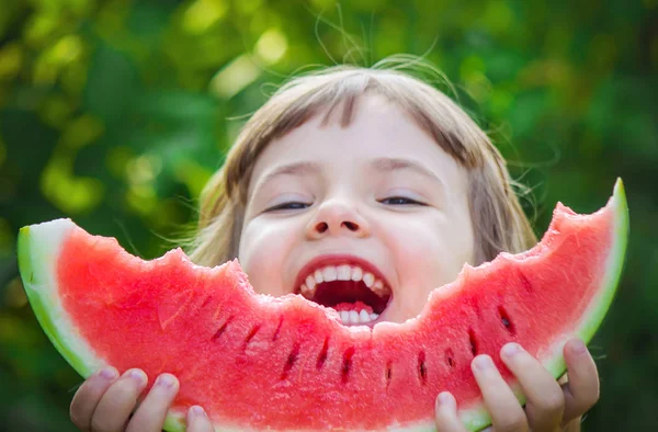 Child Eats Watermelon Selective Focus — Stock Photo, Image