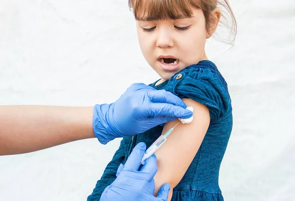 Vacunación Los Niños Una Inyección Enfoque Selectivo —  Fotos de Stock