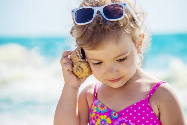 Su çocuk. Seçici odak. 