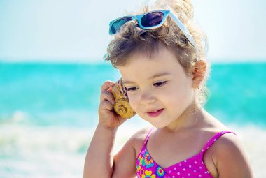 Su çocuk. Seçici odak. 