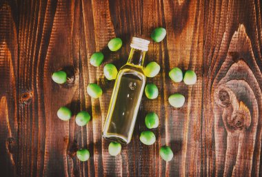 zeytin ve zeytin yağı. Seçici odak.  