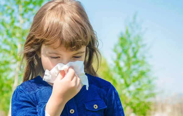 Alergi Musiman Pada Seorang Anak Coryza Fokus Selektif — Stok Foto