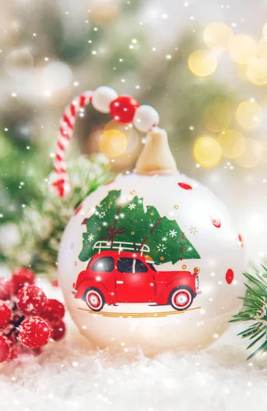 Dekorlu güzel bir Noel arkaplanı. Seçici odak.