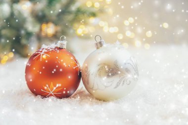 Dekorlu güzel bir Noel arkaplanı. Seçici odak.