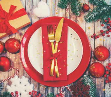 Noel masası. Tatil yemeği konsepti. Seçici odak.