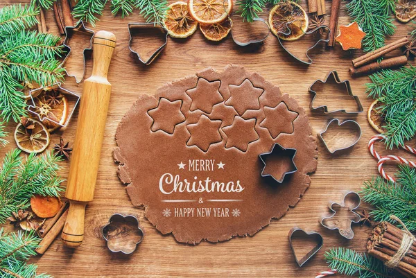 I biscotti di Natale sono fatti in casa. Concentrazione selettiva. vacanze — Foto Stock
